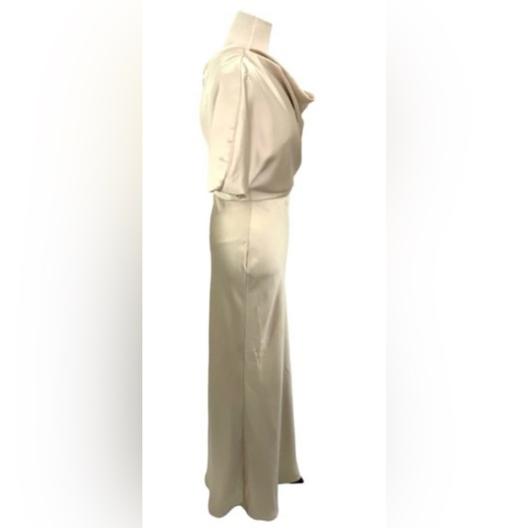 🔥 Amsale
Satin One-Shoulder Gown SOLD OUT SIZE 😍 MSRP $495 - Picture 11 of 12